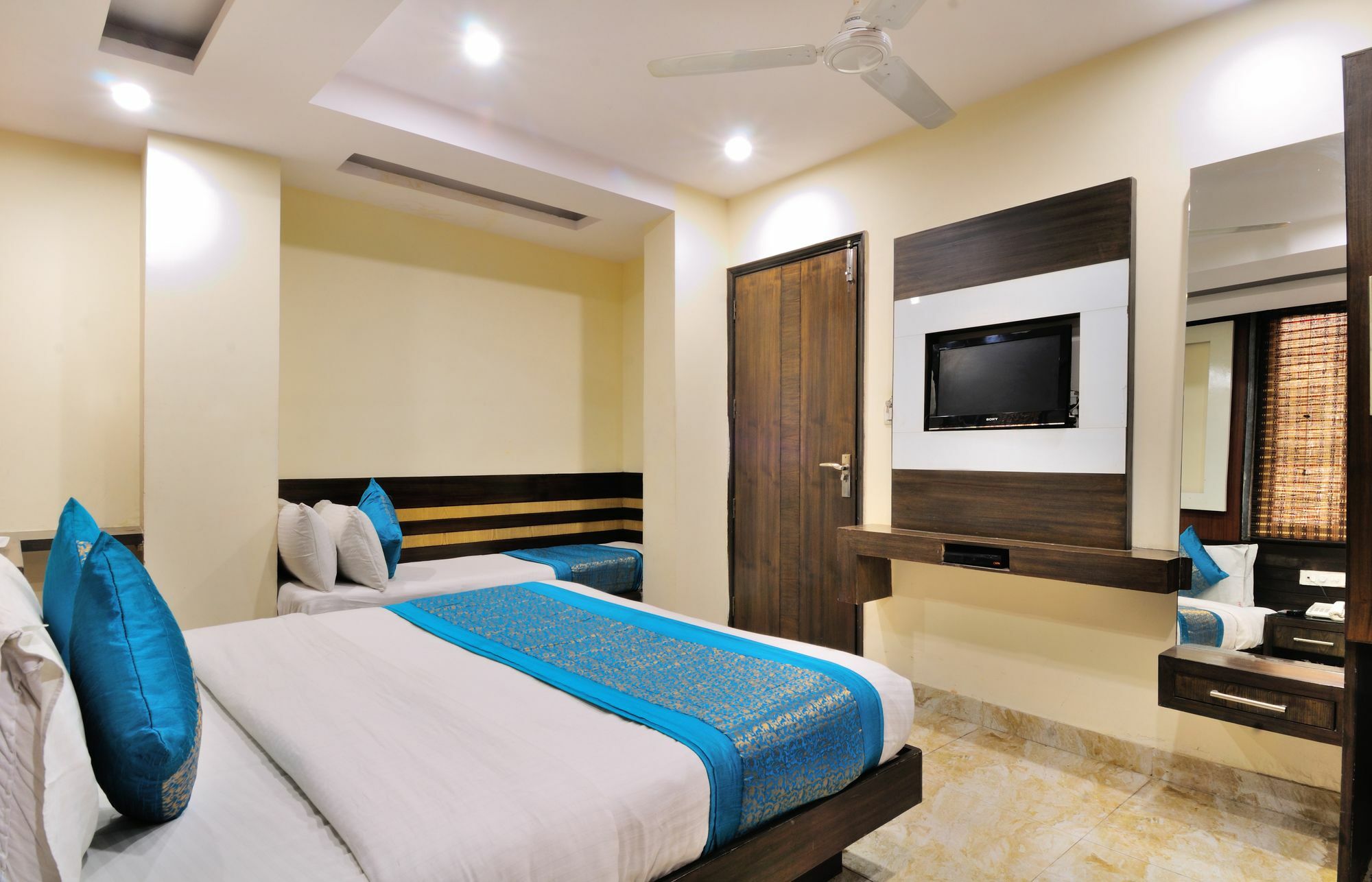 Hotel Gold Star Inn - Paharganj New Delhi Buitenkant foto